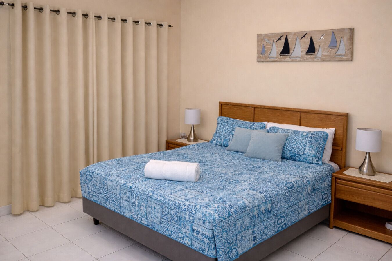 4 bedrooms, desk, iron/ironing board, travel crib