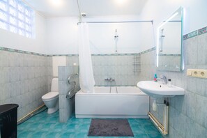Bathroom - Sunny 1-bedroom flat in the Old Riga (Riga)