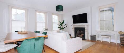 Basic House, Multiple Beds | Living area