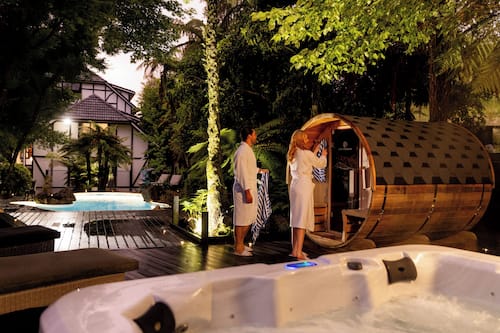 Outdoor spa tub