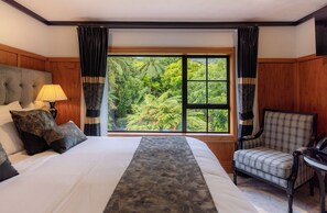 Lodge King | Garden view