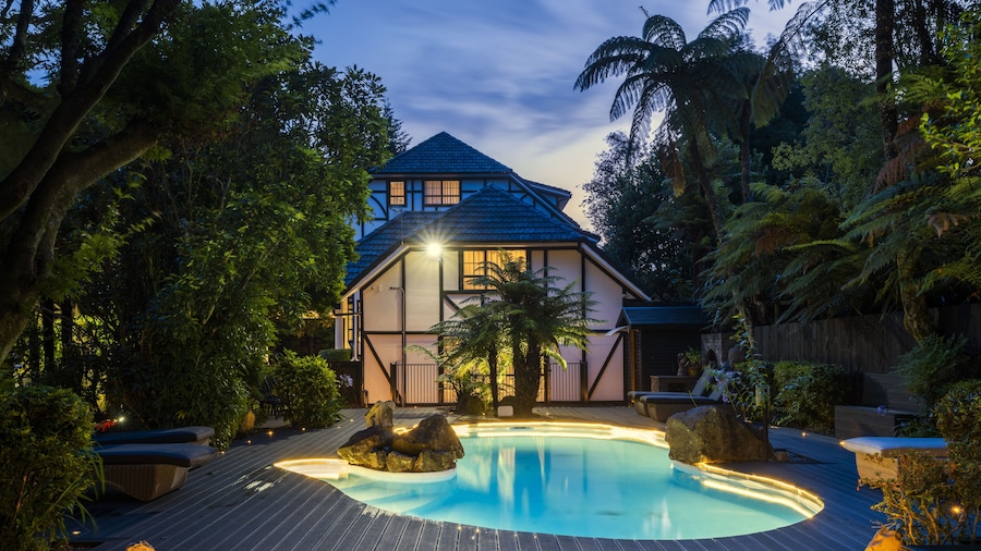 Hana Lodge