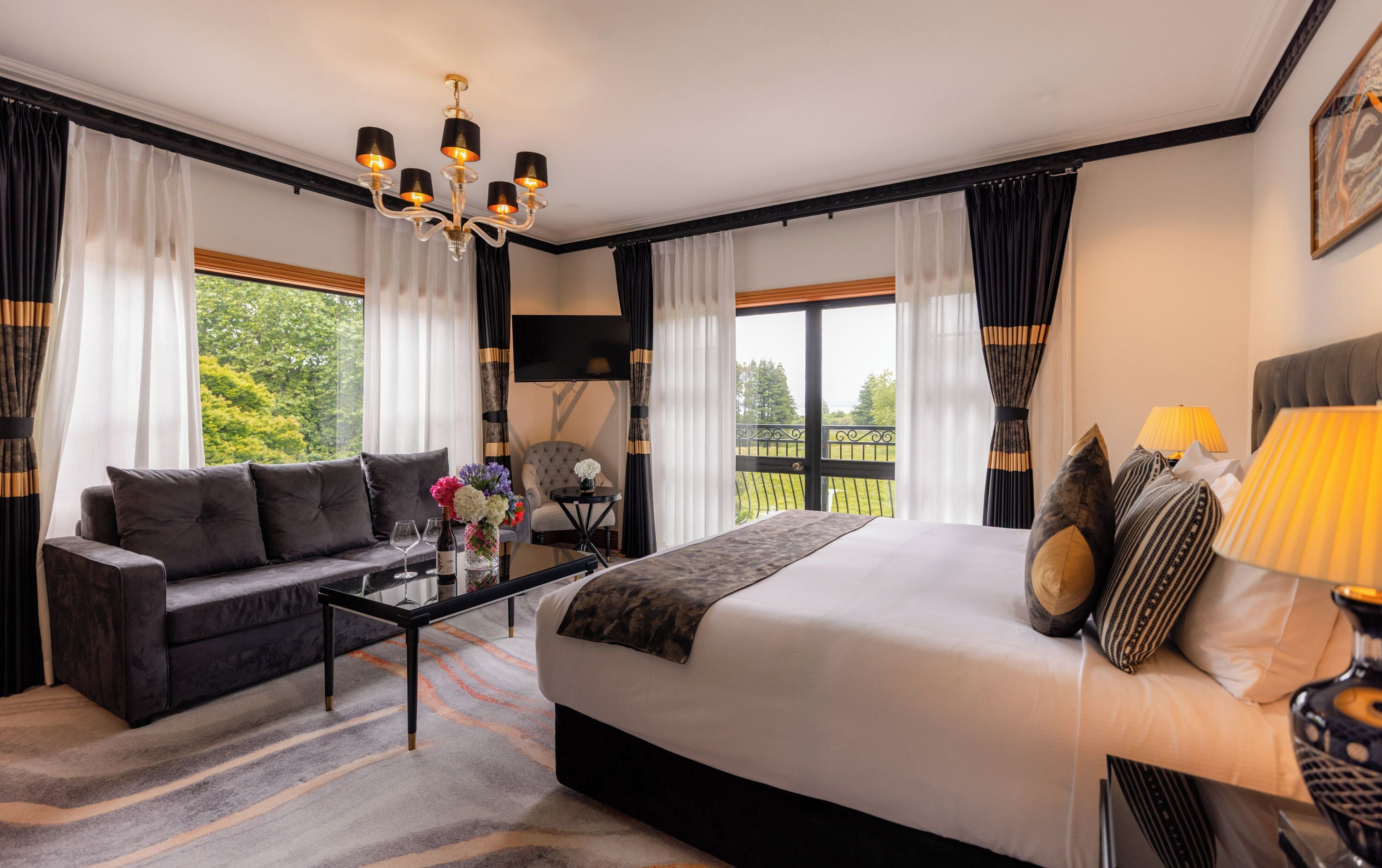 Lodge Suite | Premium bedding, free minibar, in-room safe, individually decorated