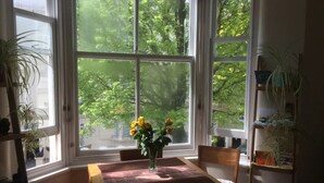 Basic Apartment, 1 Double Bed with Sofa bed | Dining - Peaceful & Central 1BD Flat - Brighton (Hove)