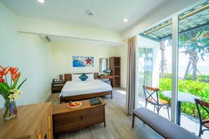 ميني بار ومكتب وواي فاي مجانًا وملاءات أسرّة