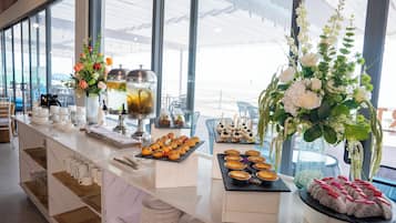Tägliches inbegriffenes großes Frühstück