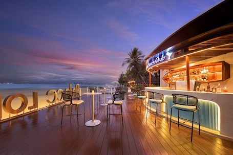 Bar (on property). Palace Long Hai Resort