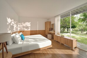Family Room, 2 Queen Beds, Garden View | Minibar, desk, free WiFi, bed sheets