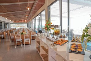 Free daily full breakfast