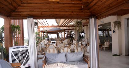 Grand Regent Hotel & Suites