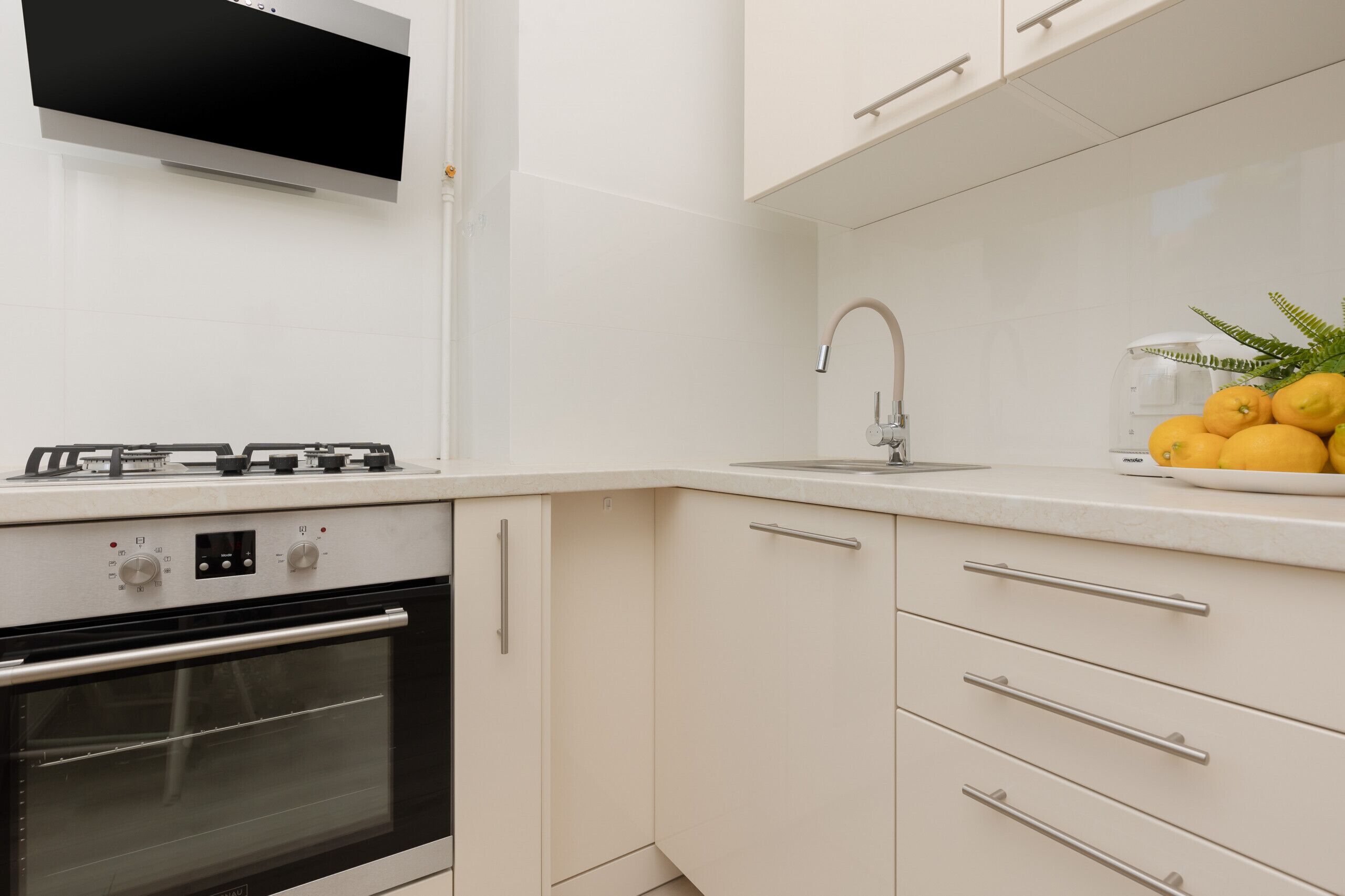 Oven, cookware/dishes/utensils