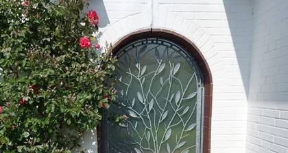 Kleine Gartenwohnung am Meer