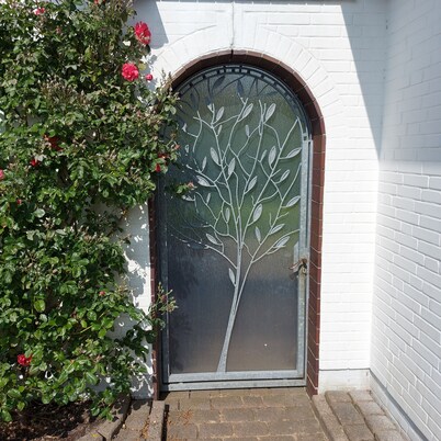 Small garden apartment by the sea