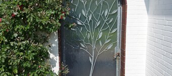 Small garden apartment by the sea