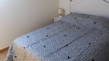 2 bedrooms, iron/ironing board