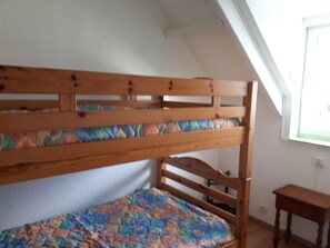 2 slaapkamers, een strijkplank/strijkijzer