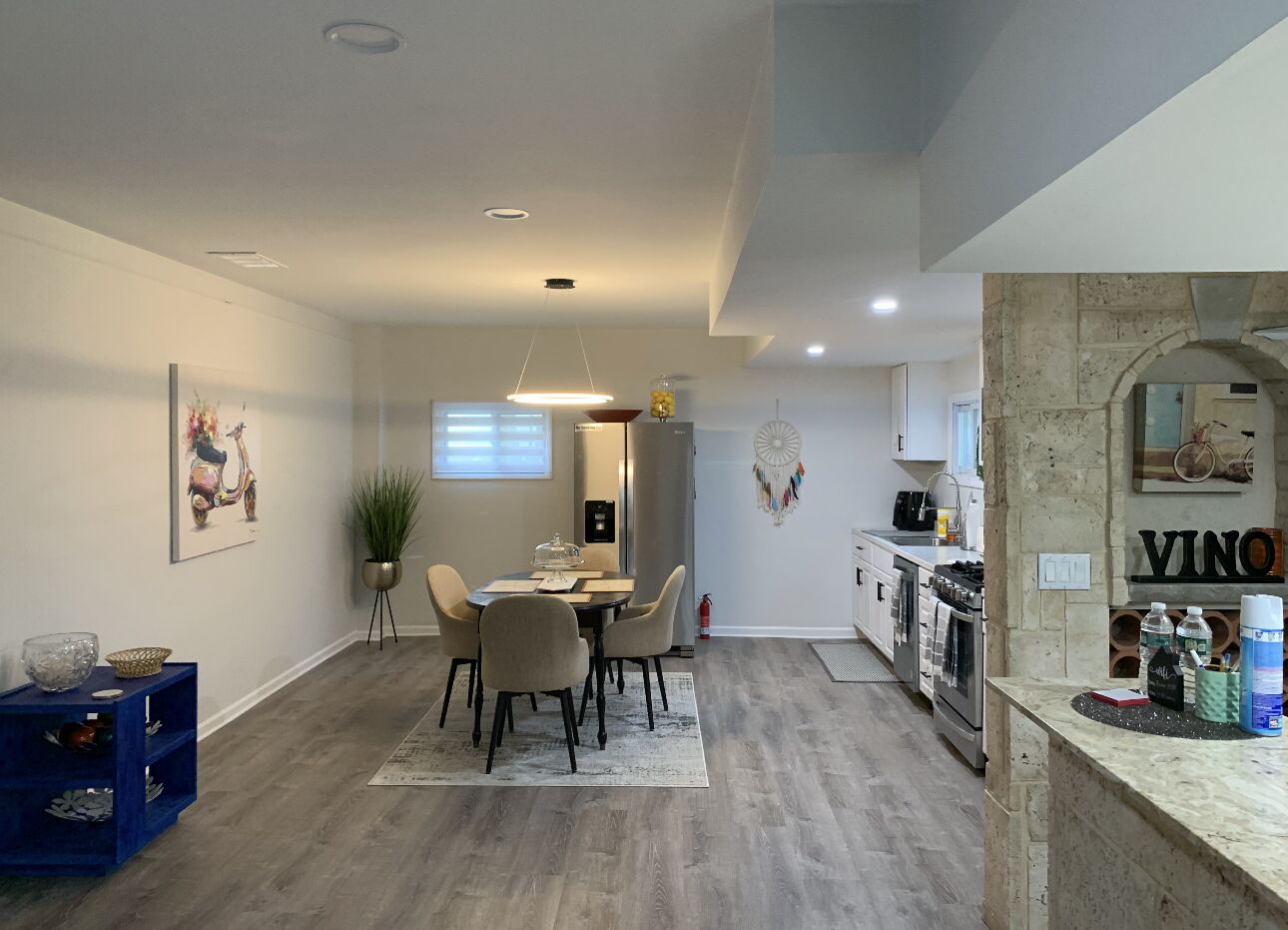 Modern beach apartment 1.0 mile to the beach...
