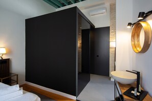 Superior-værelse med dobbeltseng eller 2 enkeltsenge - privat badeværelse | Premium-sengetøj, dundyner, gratis Wi-Fi, sengetøj