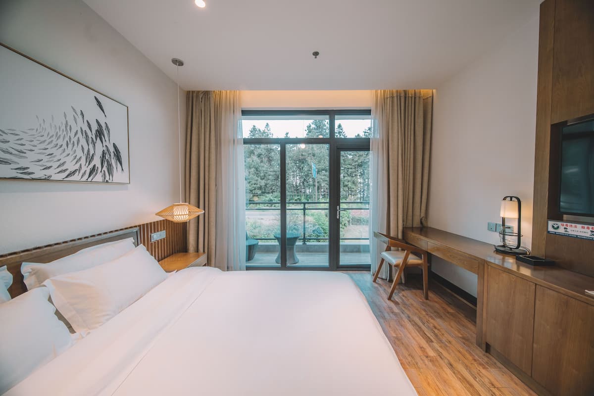 Standard Double Room | 1 bedroom, premium bedding, pillowtop beds, free minibar