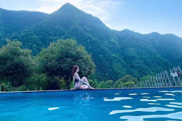 Kolam renang outdoor