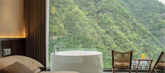 Zhangjiajie National Park Nvue Resorts