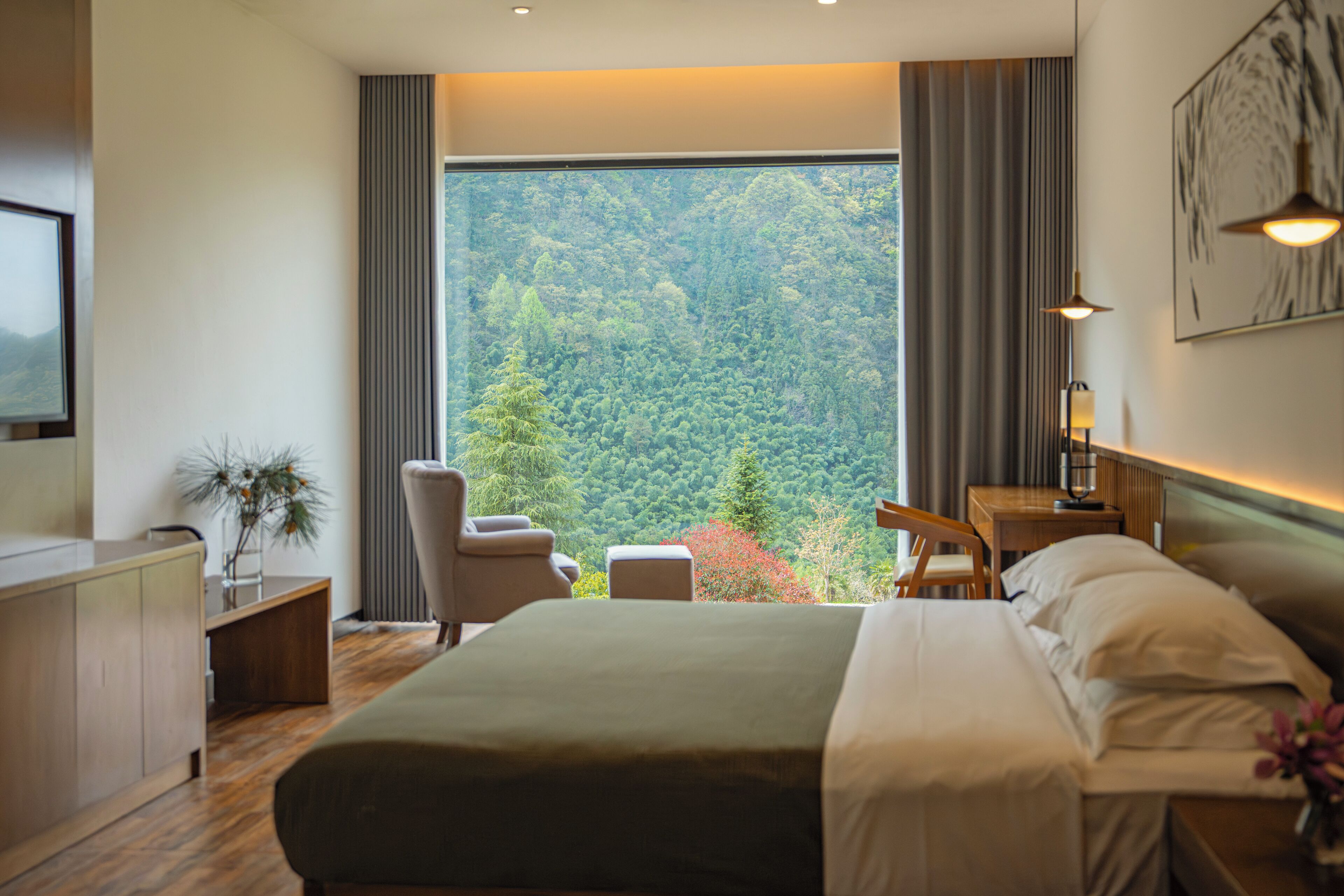 Premium bedding, pillow-top beds, free minibar, individually decorated