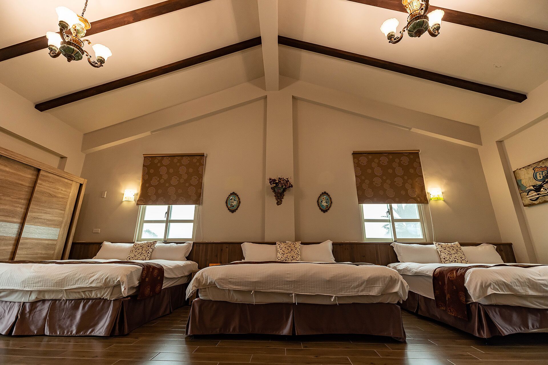 Individually decorated, blackout drapes, free WiFi, bed sheets