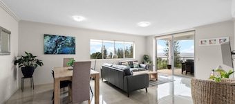 "Scarborough Beach 507" - Scarborough Q 4020