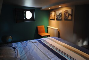 2 slaapkamers, een kluis op de kamer, een strijkplank/strijkijzer