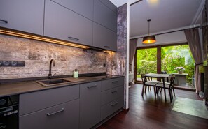 Superior Apartment | Private kitchen - InPoint Old Town- Apartment with garden  (Kraków)