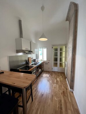 Fridge, stovetop, coffee/tea maker, electric kettle - At home in Oltrearno (Firenze)