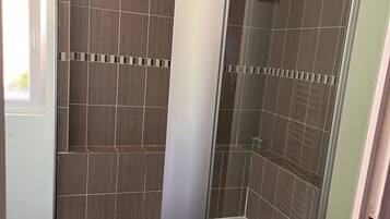 Comfort Double Room | Bathroom | Hair dryer, towels