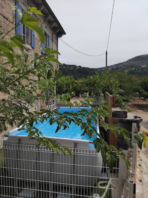 Outdoor spa tub - Gîte au Cœur D'un Centre Équestre (Les Salelles)