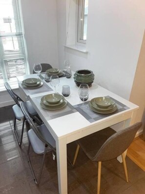 Dining - You'll love the close and good transport links to central London  (London)