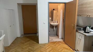 Economy Room | 1 bedroom, iron/ironing board