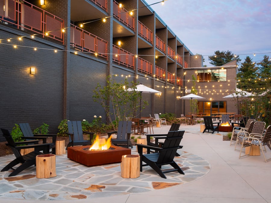 Rom – standard, 1 queensize-seng med sovesofa, 1. etasje | Terrasse/patio