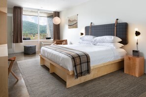 Caja de seguridad en la habitación, escritorio y cortinas blackout 