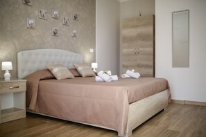 4 bedrooms, iron/ironing board, travel cot, free WiFi - Ugento Country Cottage – Your Private Oasis in Salento (Ugento)