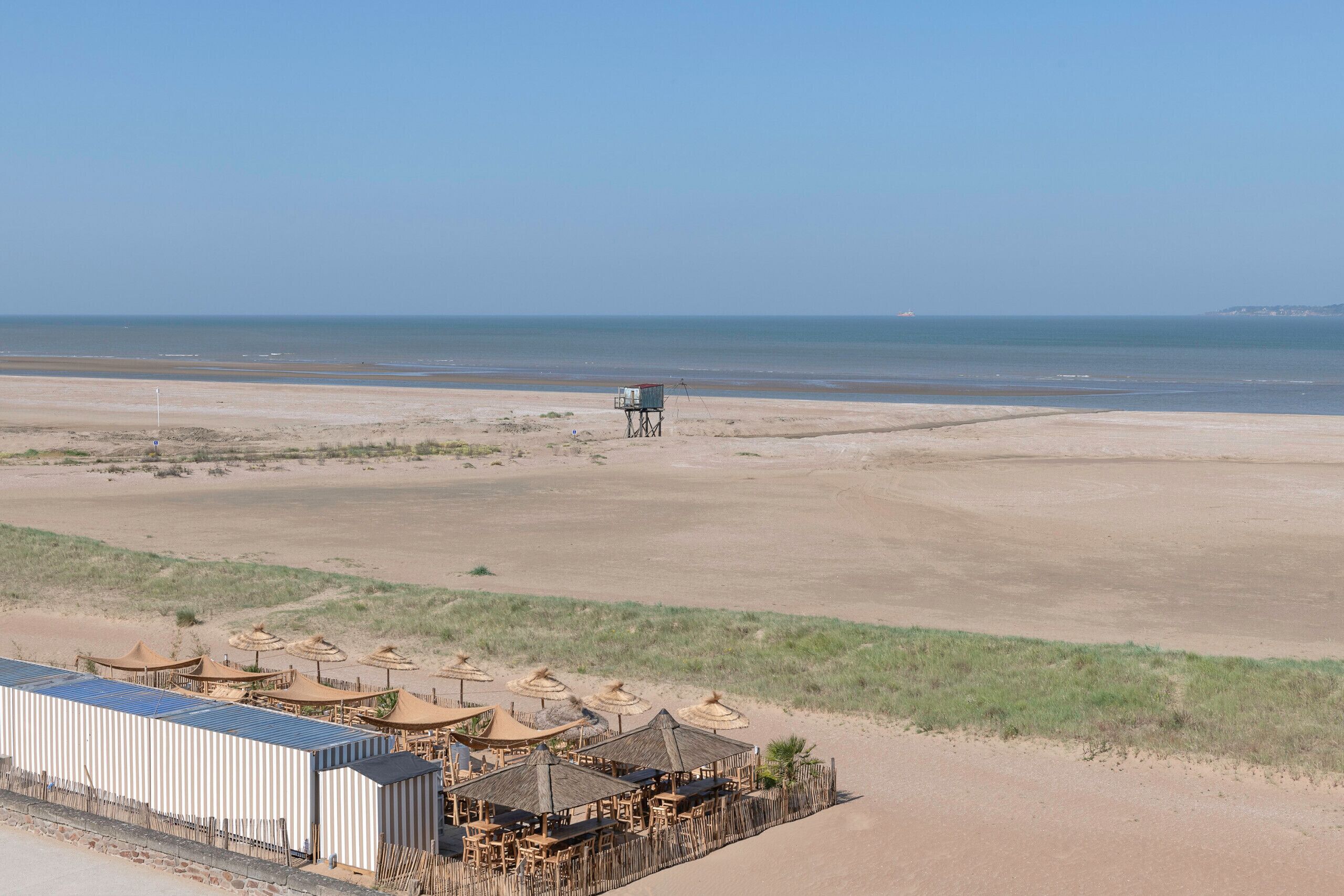 Una spiaggia nelle vicinanze