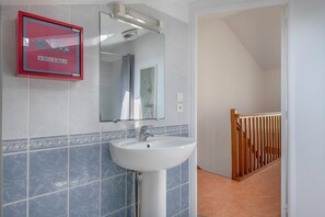 Shower, hair dryer - Facing the sea -  apartment for 2 (Saint-Brevin-les-Pins)