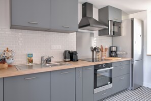 Fridge, microwave, oven, dishwasher