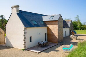 Outdoor dining - Authentic longhouse with park for 10 guests - bbq (Plovan)