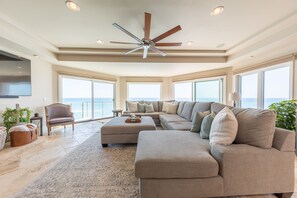 Smart TV, DVD player