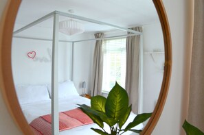 1 dormitori, planxa i posts de planxar, wifi i roba de llit 