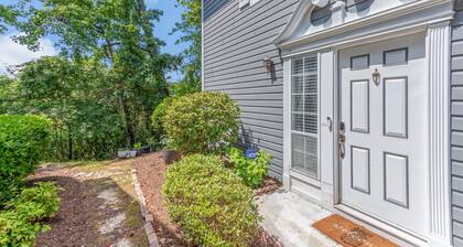 Beautiful Condo in Town Center