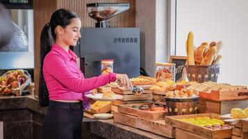 Daily buffet breakfast (INR 1000 per person)