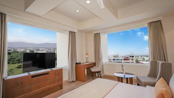 Suite Klasik | 1 kamar tidur, minibar, meja kerja, dan ruang kerja ramah laptop