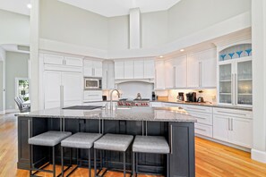 Fridge, microwave, oven, stovetop - Gorgeous newly renovated home w/ private pool and pool table w/ lagoon views. (Hilton Head Island)