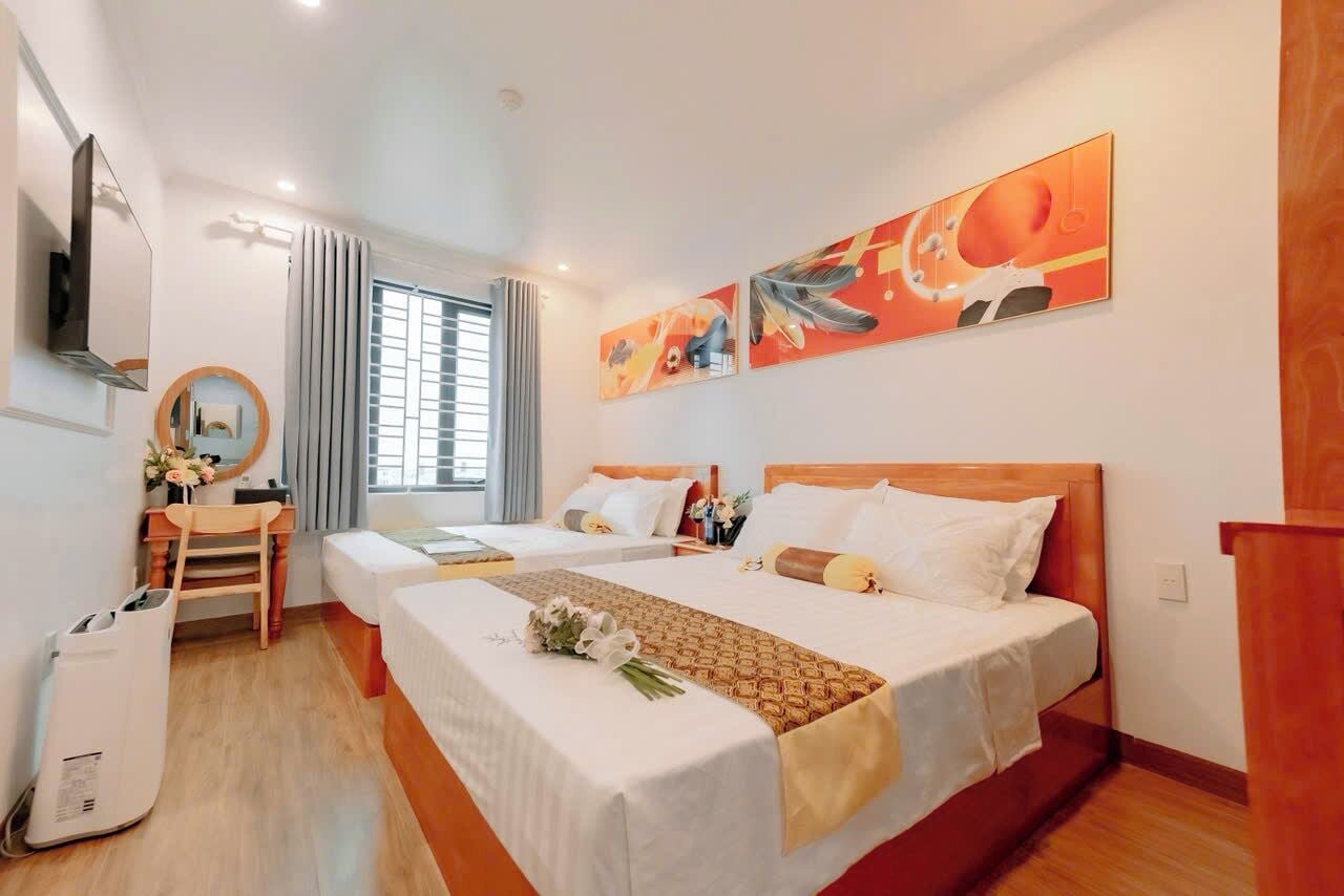 Family Double or Twin Room | Desk, laptop workspace, free WiFi