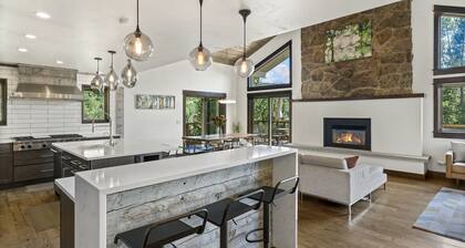 Peaceful Home on the Mountain - Amazing Deck with Views - Steam Shower